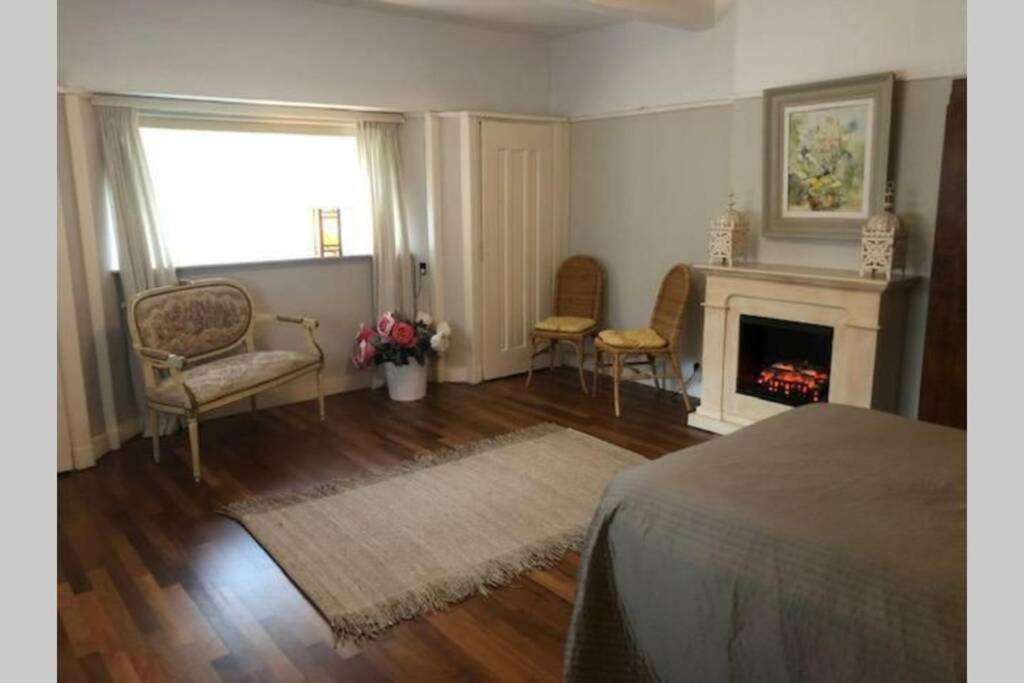 Vrijstaande Rietgedekte Villa Nabij Uitvalswegen Wassenaar Bagian luar foto