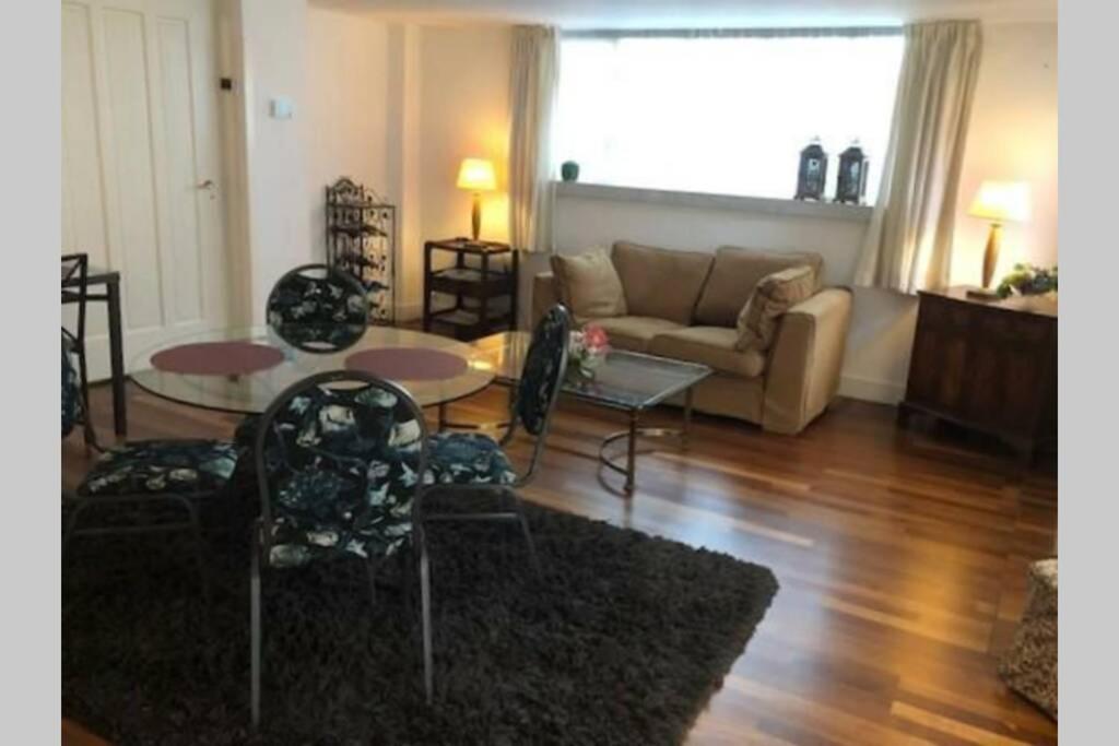 Vrijstaande Rietgedekte Villa Nabij Uitvalswegen Wassenaar Bagian luar foto