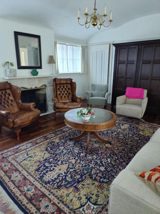 Vrijstaande Rietgedekte Villa Nabij Uitvalswegen Wassenaar Bagian luar foto