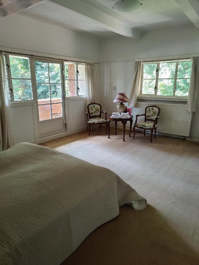Vrijstaande Rietgedekte Villa Nabij Uitvalswegen Wassenaar Bagian luar foto